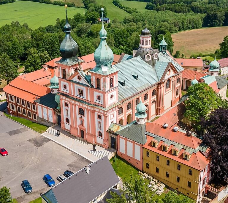 KLÁŠTERY, KOSTELY A KAPLE V KARLOVARSKÉM KRAJI