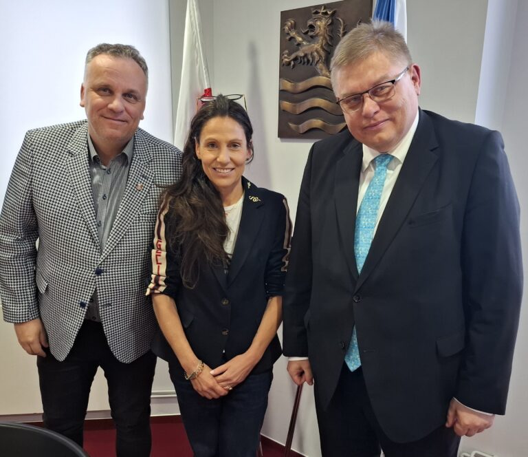 JEDNALI JSME SE DVĚMA ČLENY VEDENÍ MĚSTA KARLOVY VARY