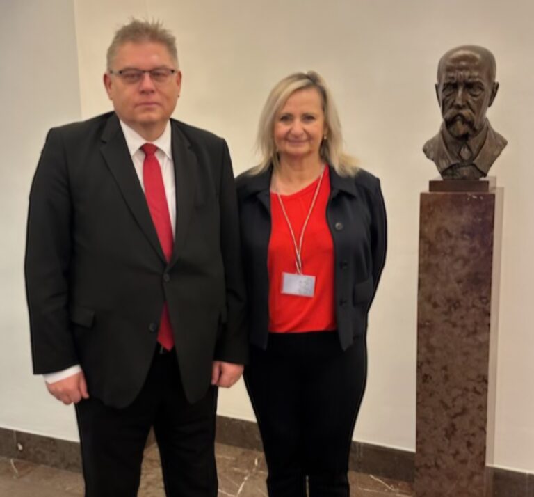JEDNALI JSME S POSLANKYNÍ RENATOU OULEHLOVOU