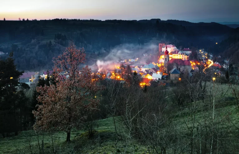 SLAVKOVSKOLESKÁ MĚSTEČKA KARLOVARSKÉHO KRAJE