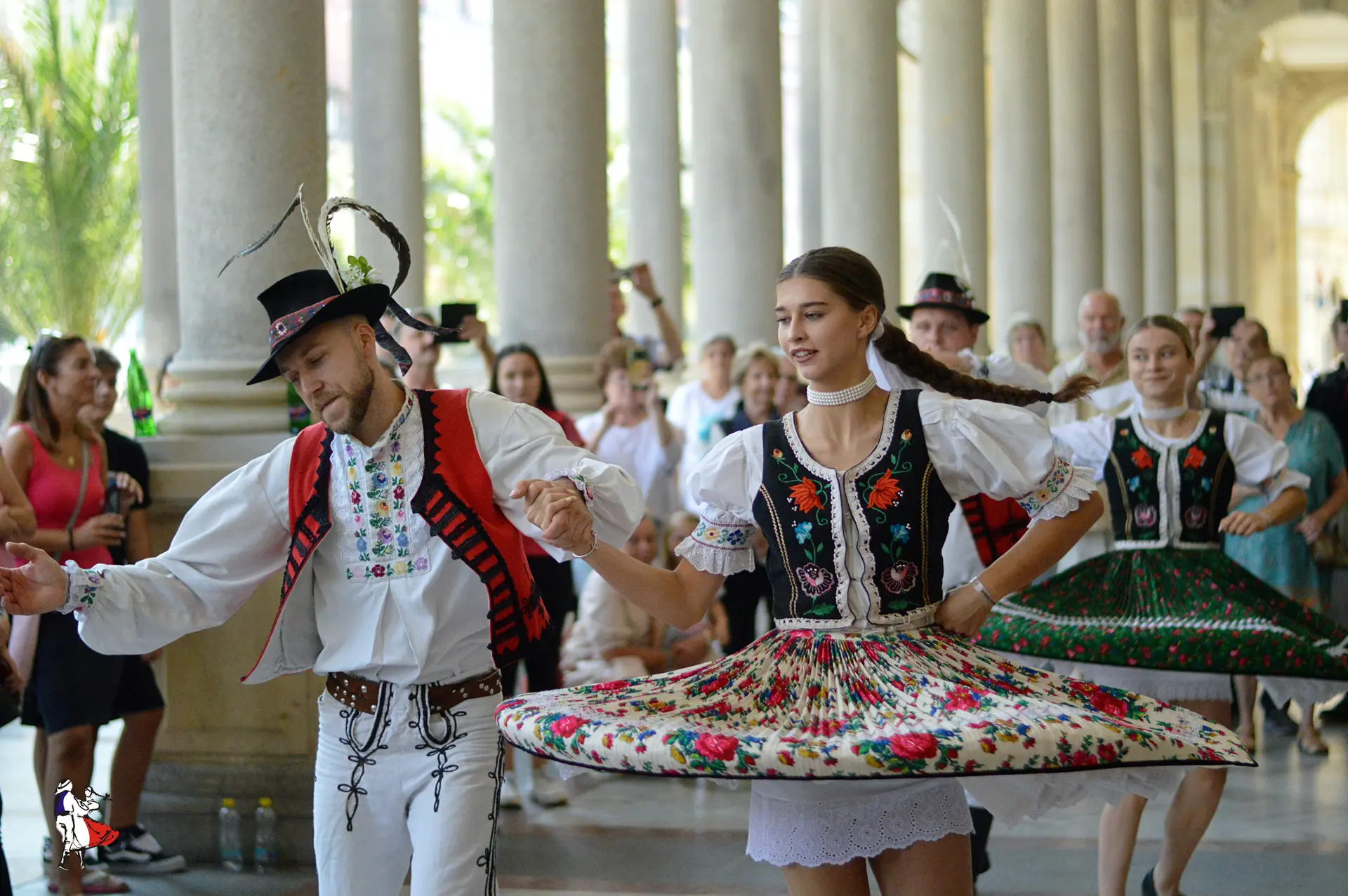 KARLOVARSKÝ FOLKLORNÍ FESTIVAL